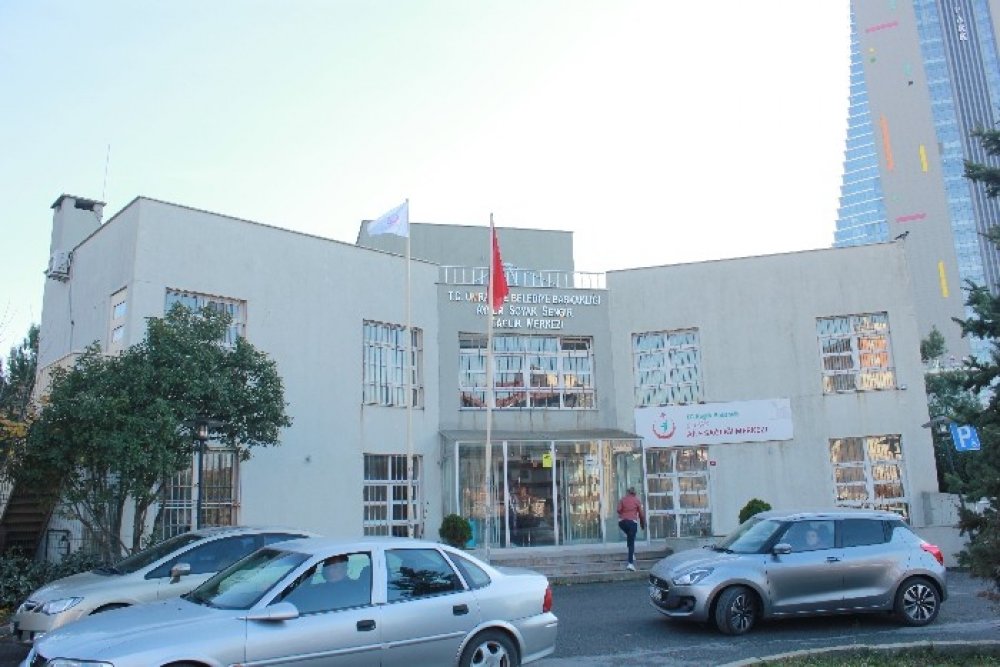 ÜMRANİYE BELEDİYESİ AYFER SOYAK SENGİR SAĞLIK MERKEZİ BAHÇESİ